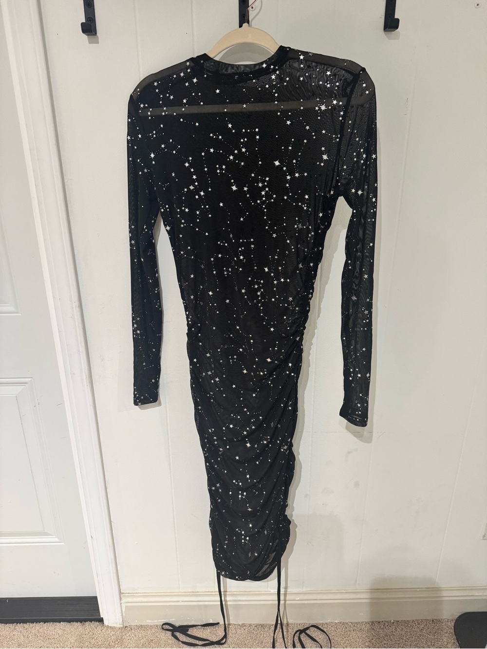 Black Sheer Star-Print Mesh Maxi Dress - Picture 4 of 5